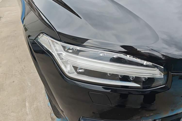 Used Volvo XC90 2018 T6 Prestige 7-Seater Right Front Headlight