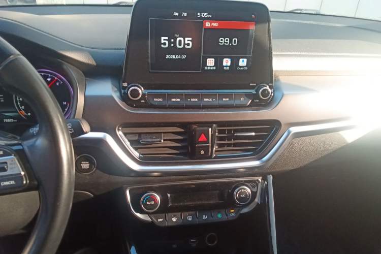 Used Kia Sportage R 2018 2.0L Automatic Smart Luxury Version China V Standard Audio And AC Panel