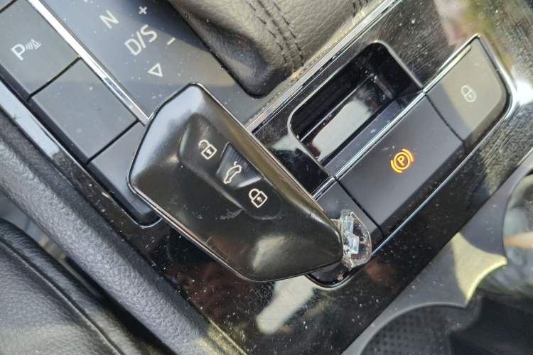 Used Skoda Superb 2019 TSI280 DSG Comfort Edition Vehicle Key