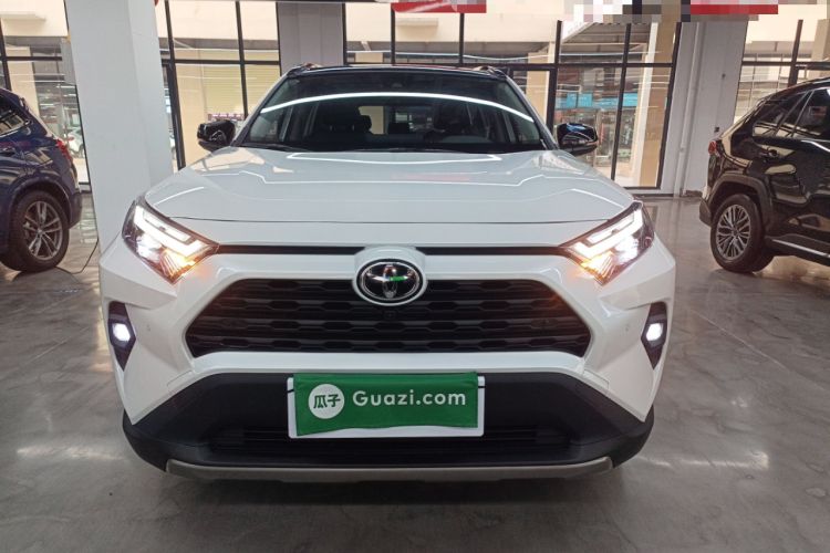 Used Toyota RAV4 2023 2.0L CVT Two-Wheel Drive 20th Anniversary Platinum Edition
