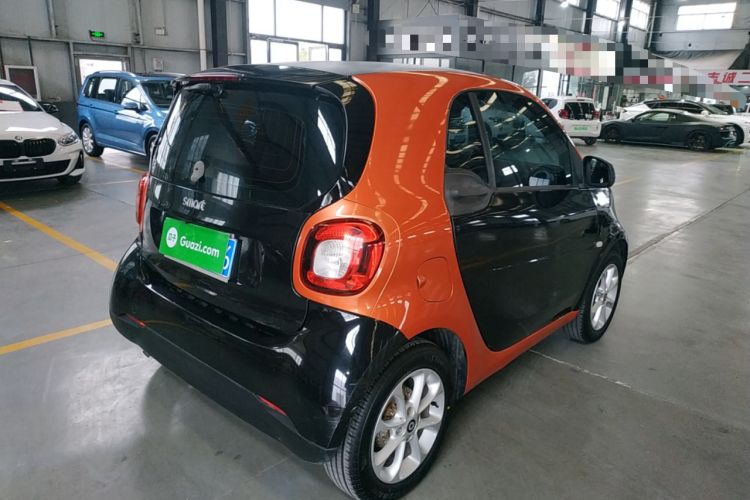 Used smart fortwo 2015 1.0L 52 kW hardtop Dynamic version