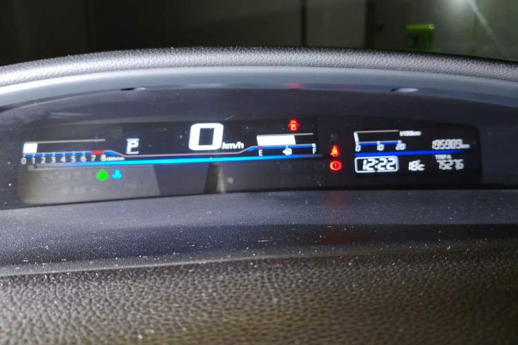 Used Honda Jade 2013 1.8L automatic Comfort version 5 seats