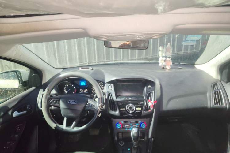 Used Ford Focus 2015 Sedan 1.6L Automatic Trend Model Center Console