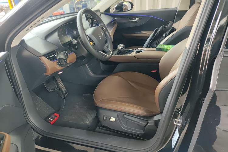 Used Hongqi E-QM5 2021 Online Booking Charging Basic Edition 4 Seats
