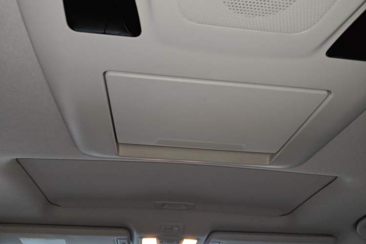 Used Nissan Quest 2015 3.5L SL Headliner