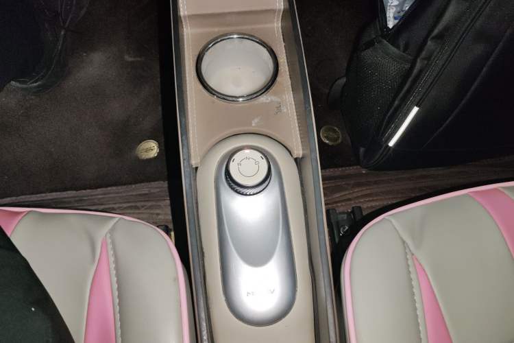 Used Wuling Hongguang MINIEV 2025 Four-Door Version Advanced Edition Gear Lever