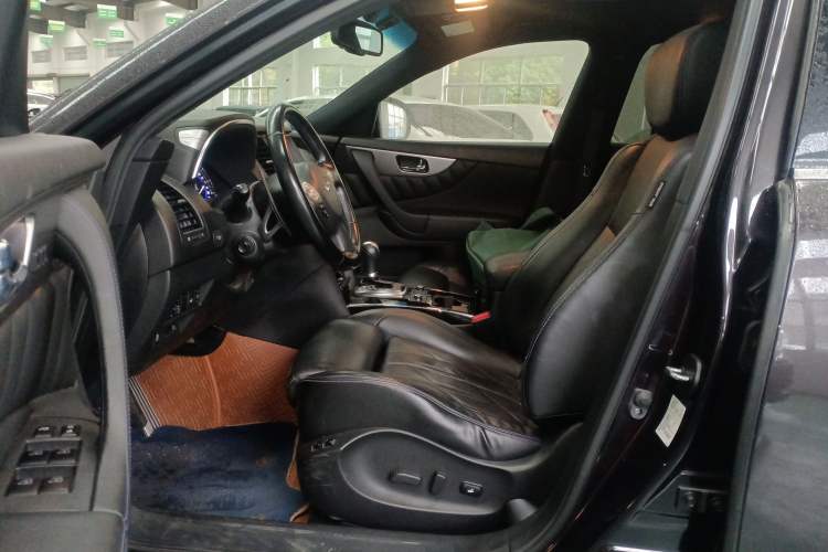 Used Infiniti QX70 2015 3.7L Shadow Edition
