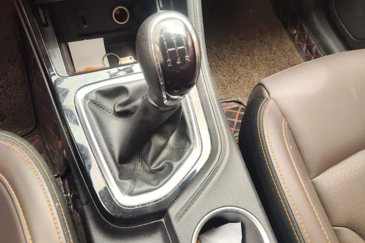 Used CHANGAN CS35PLUS 2018 1.6L Manual Changlian Edition China V Standard Gear Lever