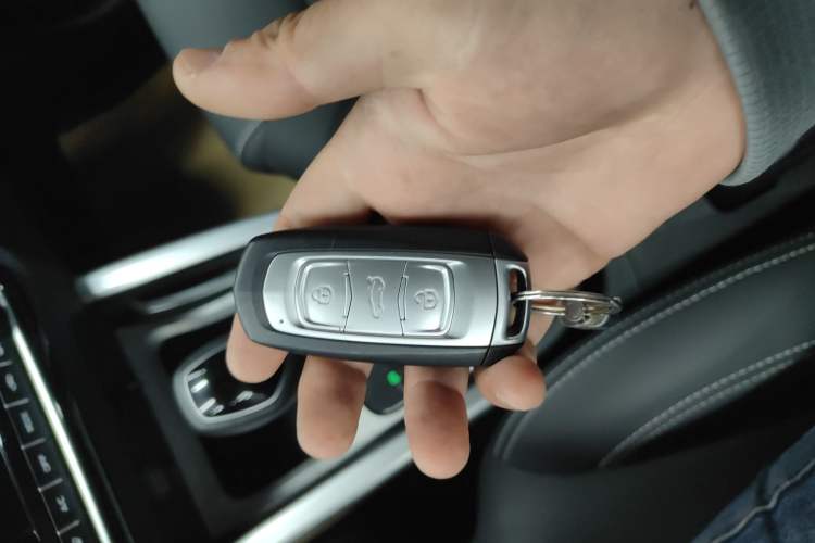 Used Geely Auto Vision X3 2017 1.5L Automatic Luxury Model Vehicle Key