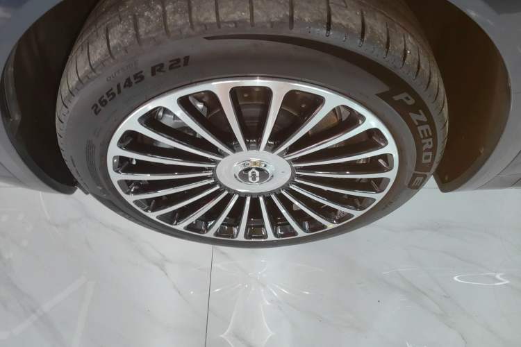 Used Hima AITO M8 2025 Extended-Range Ultra Version 53.4 kWh 5-Seater Edition
