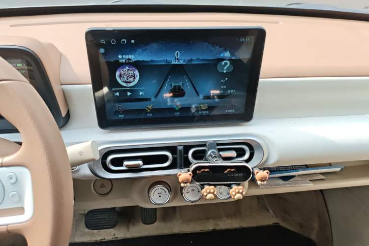 Used Wuling Hongguang MINIEV 2024 3rd Generation 215km Youth Edition Audio And AC Panel