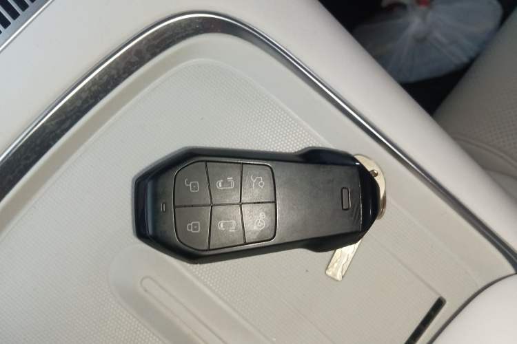 Used XPeng X9 2024 702 Ultra-Long Range Max
