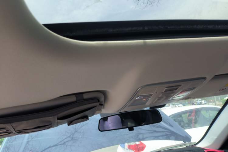 Used CHANGAN OSHAN X7 PLUS 2022 1.5T Blue Whale Edition Automatic Prestige 7-Seater Headliner