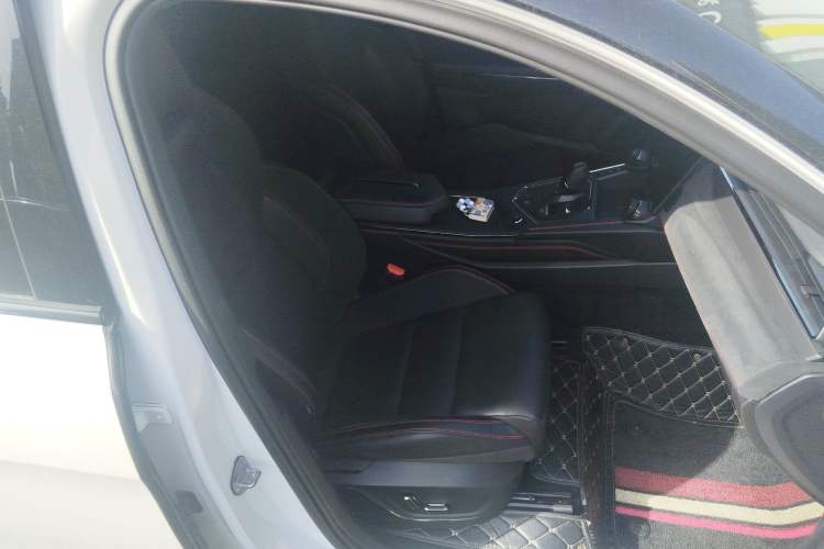 Used Lynk & Co 05 2020 2.0TD Four-Wheel Drive HypeHalo
