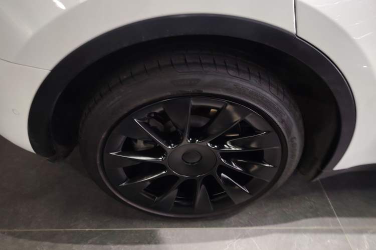 Used Tesla Model Y 2021 Revised Version 2 Long-Range All-Wheel-Drive Edition