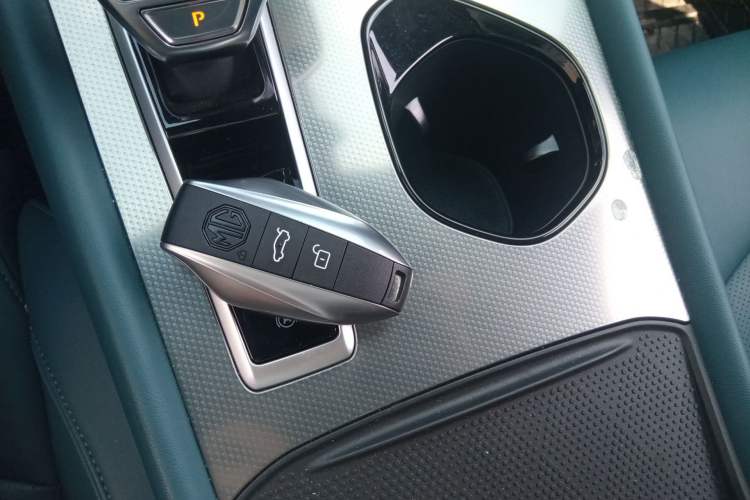 Used MG 7 2025 1.5T 300 DCT Elegant Edition
