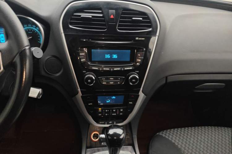 Used GAC Trumpchi GS5 Super 2015 2.0L Automatic Two-Wheel Drive Comfort Edition