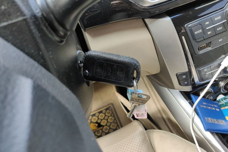 Used Hyundai Santa Fe Classic 2012 2.4 Luxury Edition 7-Seater Four-Wheel Drive