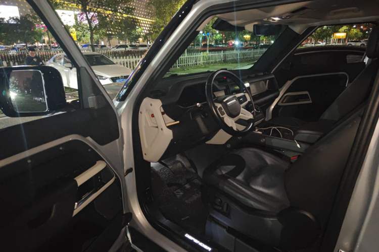 Used Land Rover Defender 2023 Facelift 90 3.0T P400 XS