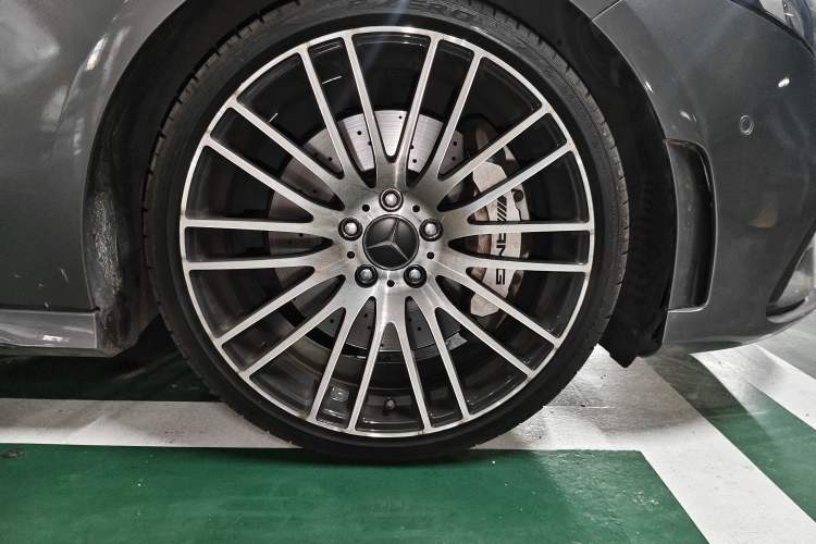 Used Mercedes-Benz A AMG 2020 AMG A 35 4MATIC Right Front Wheel Hub