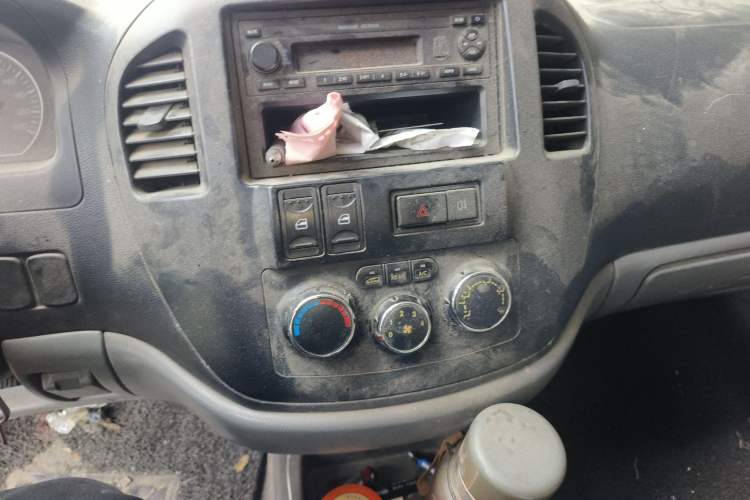 Used FORTHING Lingzhi 2012 Commercial Version 1.6L Utility Model
