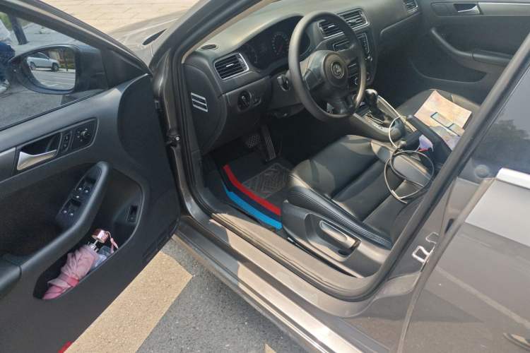 Used Volkswagen Sagitar 2012 1.6L Automatic Fashion Edition