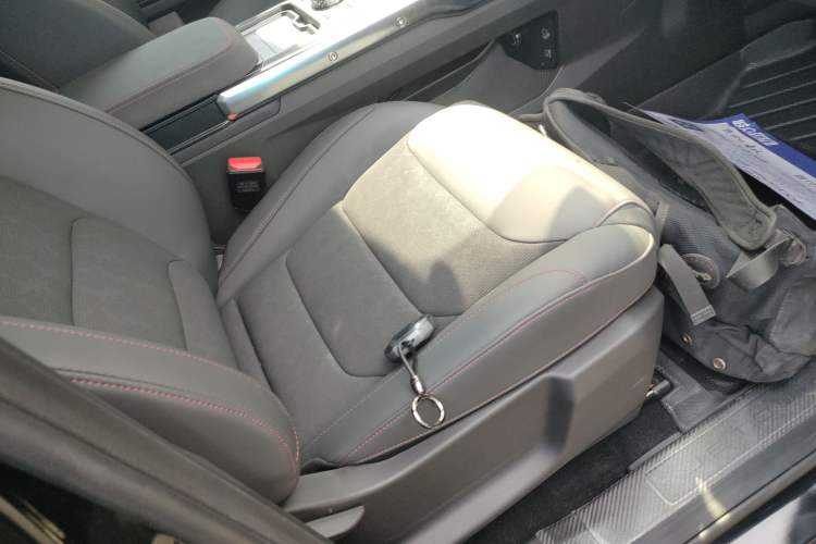 Used JETOUR Traveler 2023 1.5T Two-Wheel Drive Discovery PRO Right Front Seat