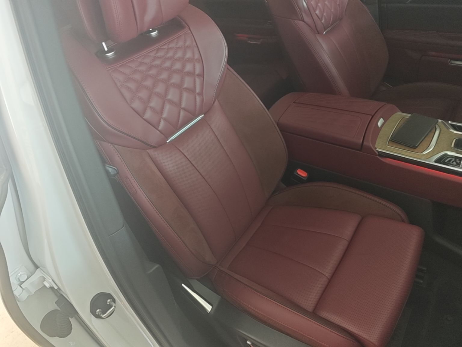 Hongqi E-HS9 2022 690 km Range Flagship Edition Six Seats — снимка 19