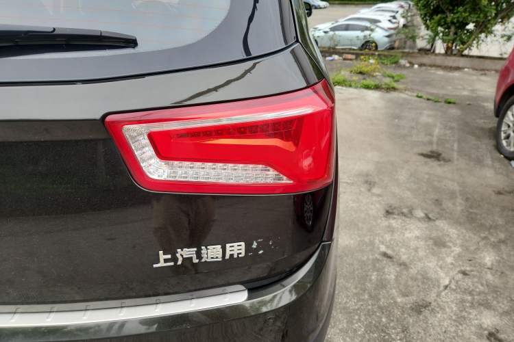 Used Baojun 560 2015 1.8L manual luxury version
