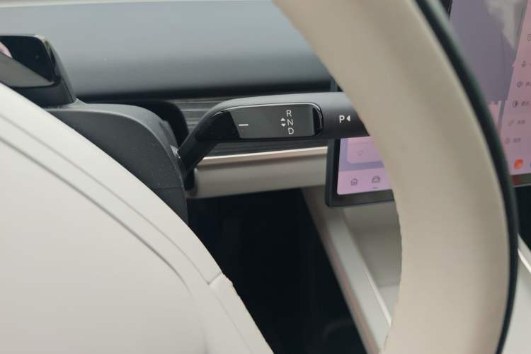 Used ONVO L60 2024 60 kWh Rear-Drive Version Gear Lever