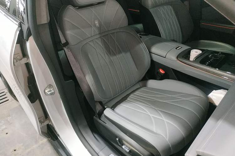 Used Geely Galaxy E8 2025 700 km Long-Range Intelligent Driving Version
