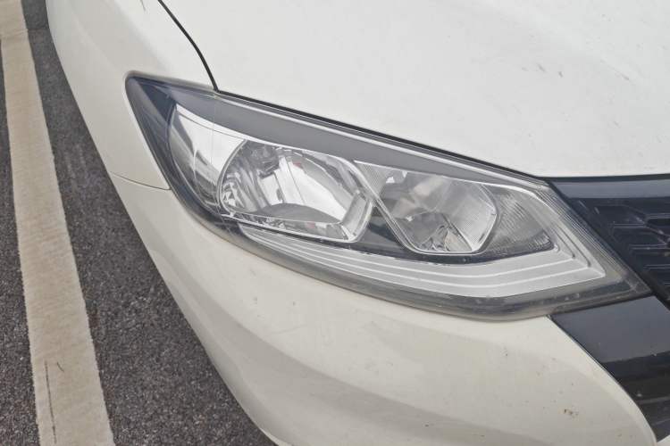 Used Nissan Tiida 2016 1.6L CVT Cool Dynamic Edition Exterior 3