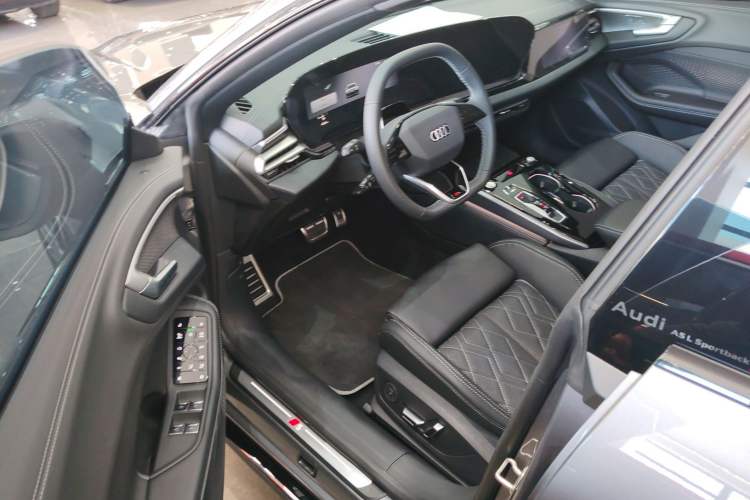 Used Audi A5L Sportback 2026 TFSI 150kW Premium quattro Model
