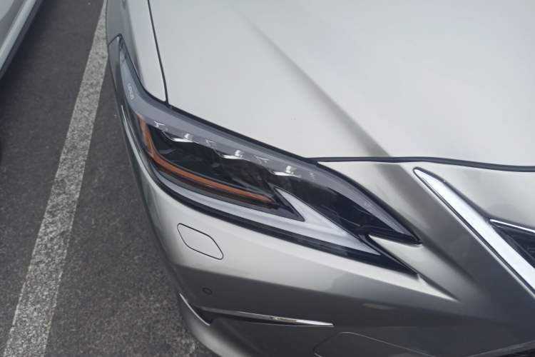 Used Lexus ES 2019 300h Millionth Anniversary Limited Edition China VI Standard
