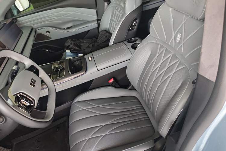 Used Geely Galaxy E8 2025 700 km Long-Range Intelligent Driving Version Left Front Seat