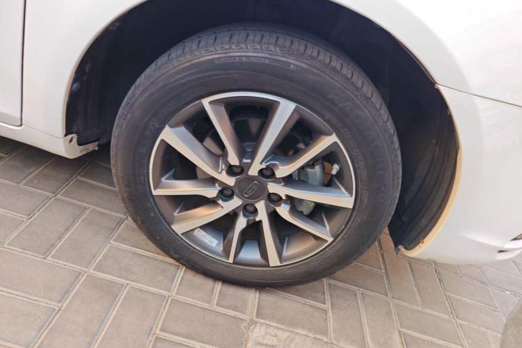 Used Geely Auto Emgrand 2020 1.5L Manual Upward Edition Right Front Wheel Hub