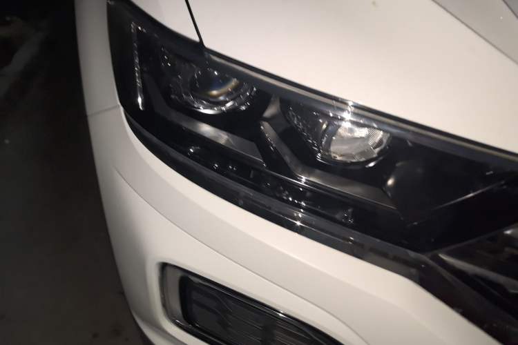 Used Volkswagen T-ROC 2019 280TSI DSG Two-Wheel Drive Comfort Version China VI Standard