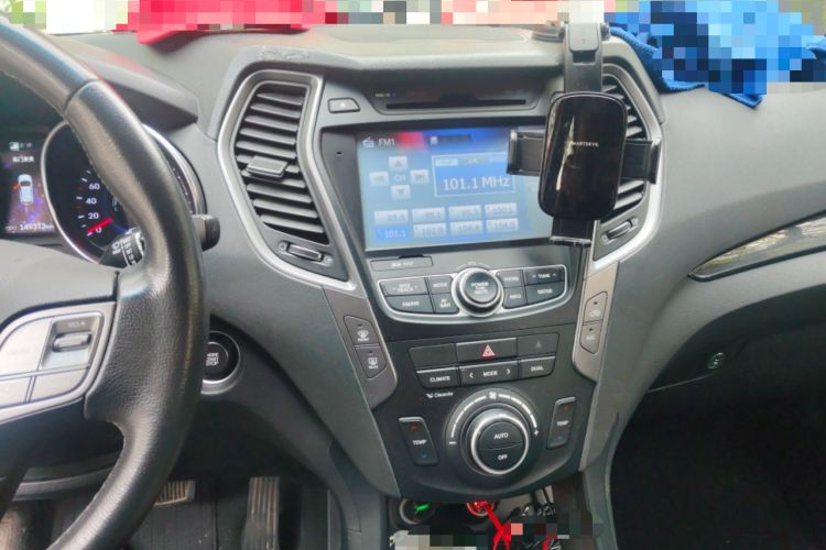 Used Hyundai Santa Fe 2015 2.0T Automatic Two-Wheel Drive Smart Version 5 Seats