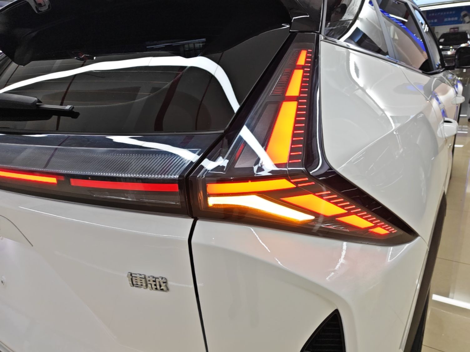 Geely Auto Emgrand X7 Sport 2024 1.5TD Dragon Edition — снимка 9
