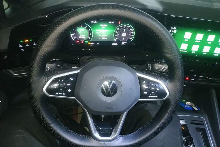 Used Volkswagen Golf 2023 Facelift 280TSI DSG R-Line Lite
