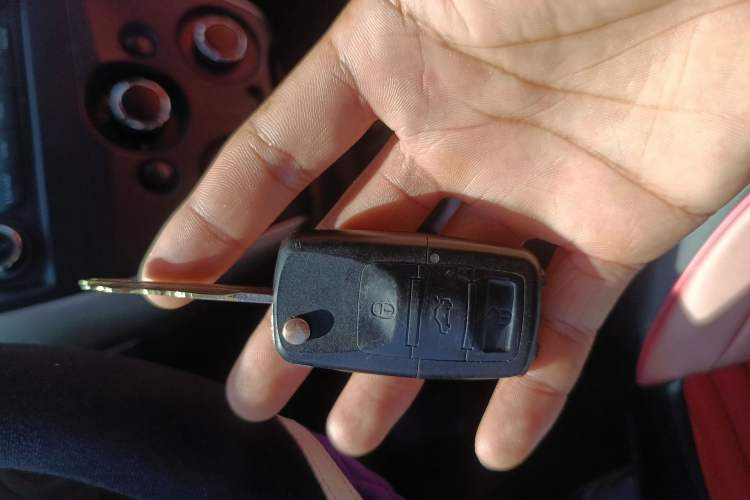 Used Nissan Sunny 2015 1.5XE CVT Elite Edition Vehicle Key