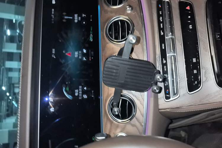 Used Mercedes-Benz E-Class 2023 Facelift E 260 L
