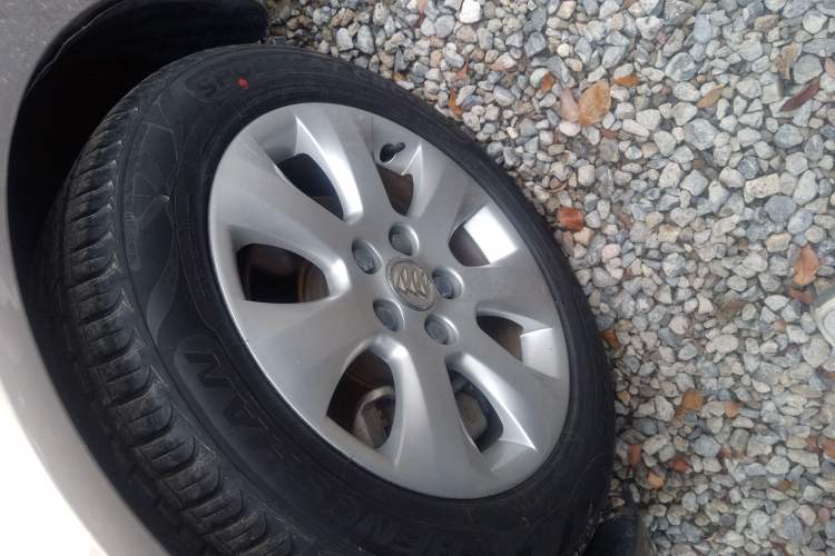 Used Buick Regal 2015 1.6T Elite Tech Model Left Front Wheel Hub