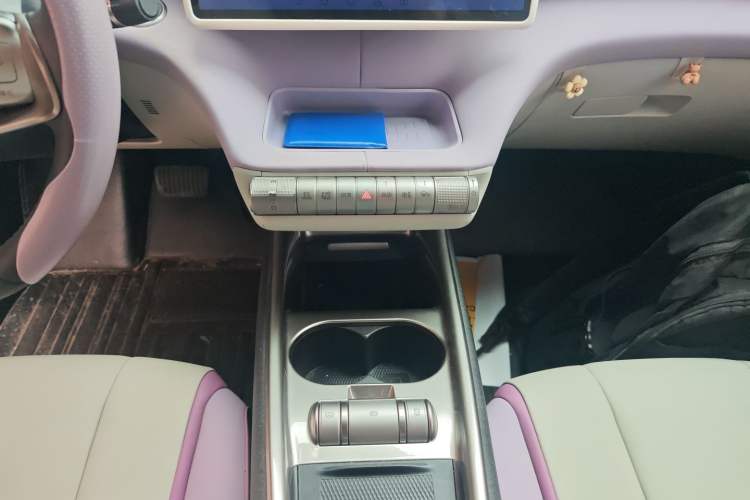 Used BYD Dolphin 2021 405 km Fashion Edition Gear Lever