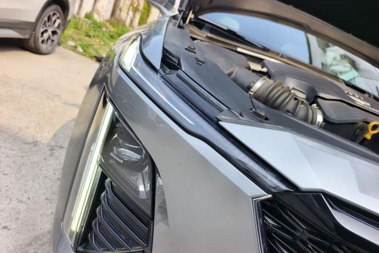 Used Cadillac GT4 2023 25T Prestige Version Right Front Headlight