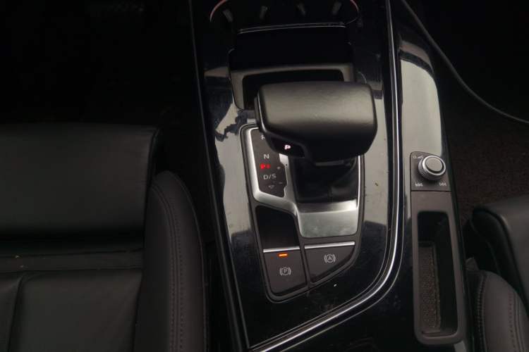 Used Audi A5 2022 Sportback 40 TFSI Fashionable and Dynamic Model Gear Lever