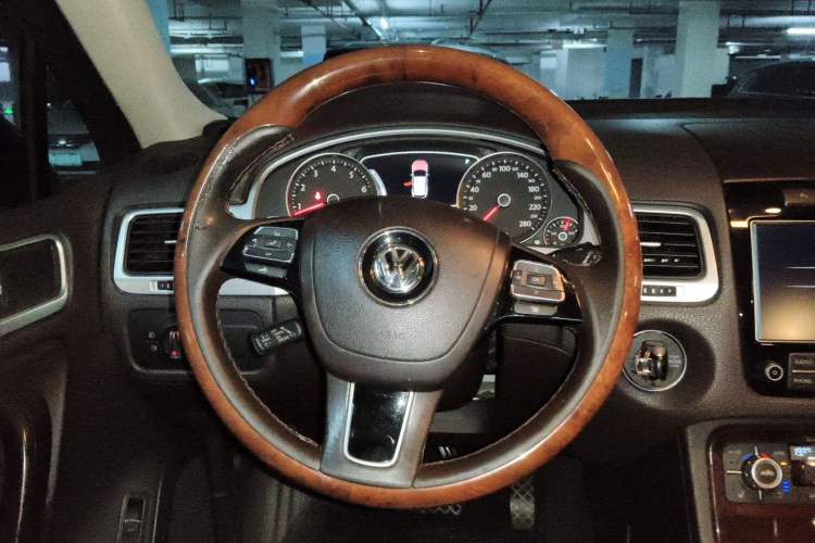 Used Volkswagen Touareg 2014 3.0 TSI New Edition