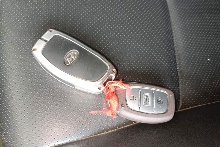 Used Hyundai Elantra (5th Generation / Langdong) 2015 1.6L Manual Leading Model
