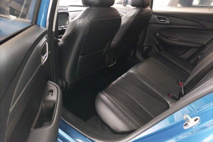 Used Roewe i5 2020 1.5L Automatic 4G Connect Luxury Flagship Edition