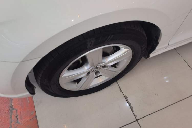 Used Volkswagen Lamando 2015 230TSI DSG Fashion Edition
